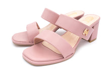GWYNETH PINK