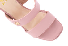 GWYNETH PINK