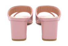 GWYNETH PINK