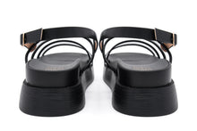 JUNNIPER BLACK